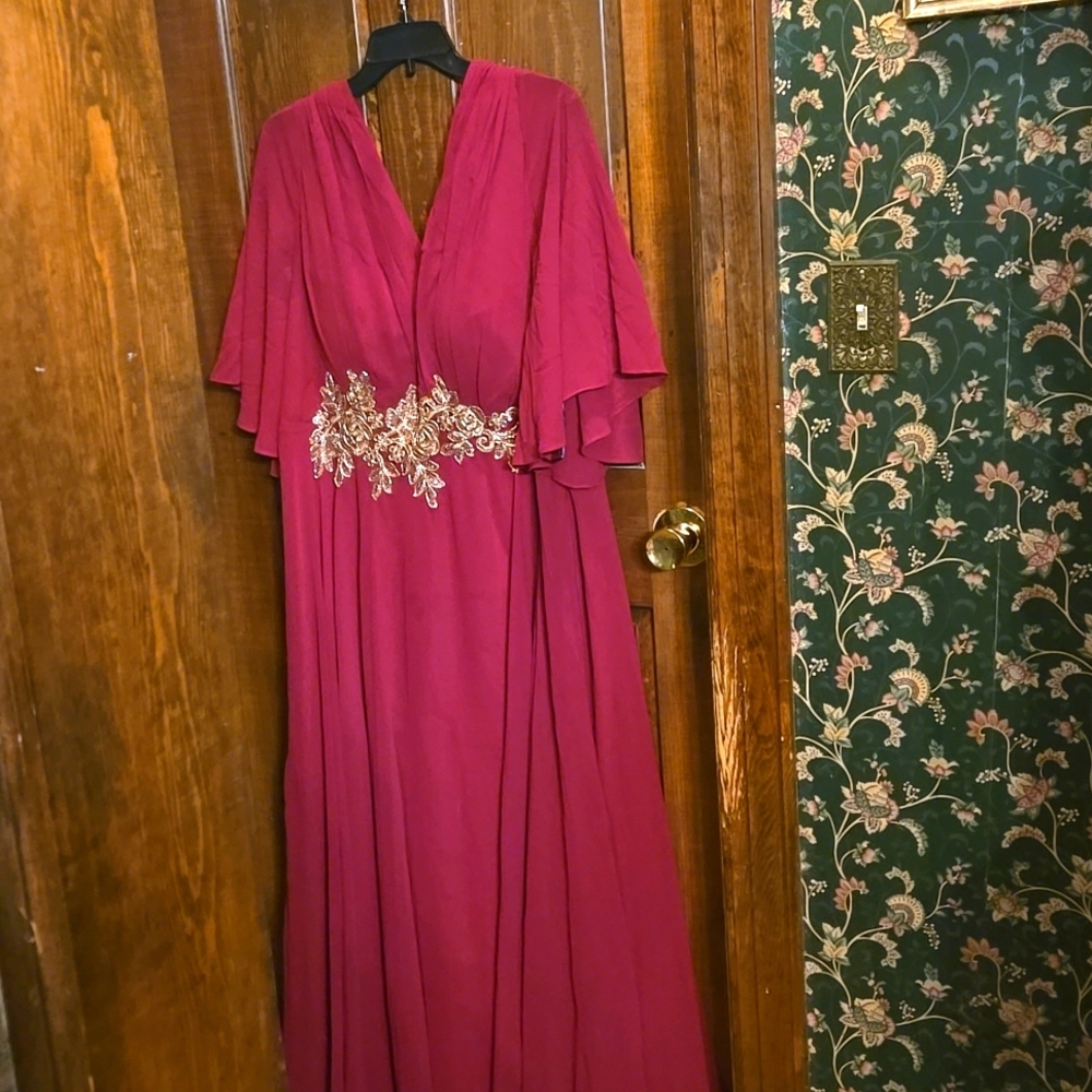 SHEIN Fuchsia Evening Gown with Gold Embroidered Waist